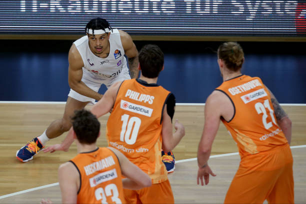 但表现堪称 但表现堪称