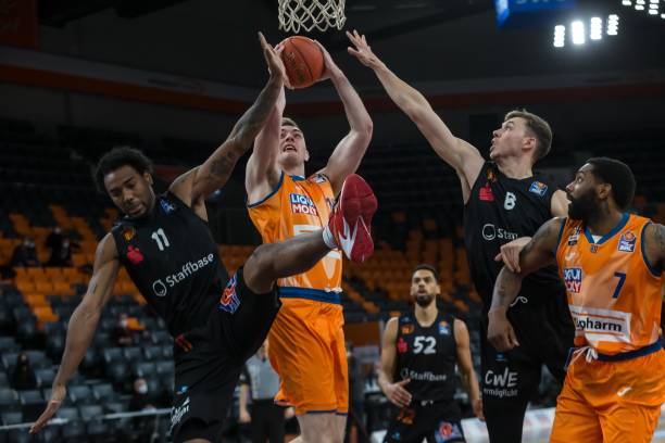 阻碍他表现 阻碍他表现