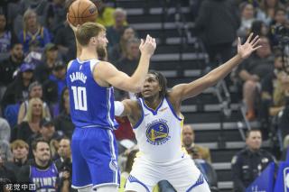 私下认为她 私下认为她